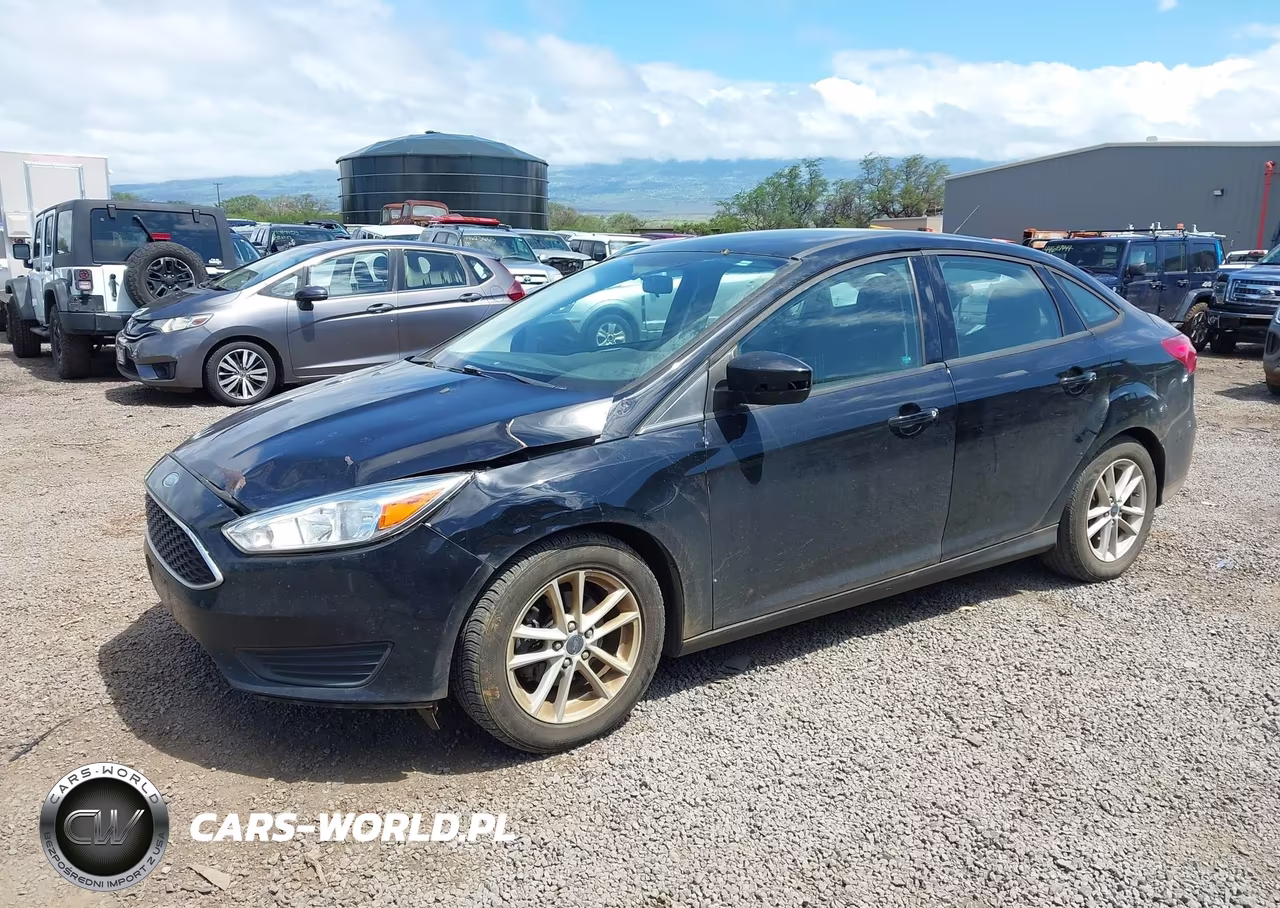 2017 Ford Focus Se VIN:1FADP3F26HL263858 - 2