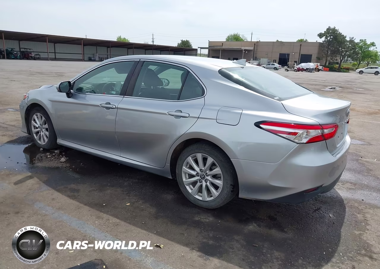 2020 Toyota Camry Le VIN:4T1L11AK3LU501764 - 3