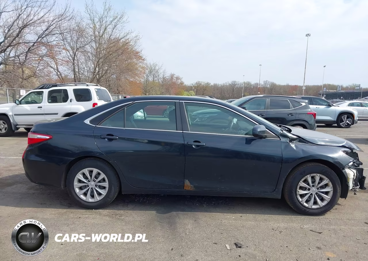 2015 Toyota Camry Le VIN:4T1BF1FK4FU920829 - 13
