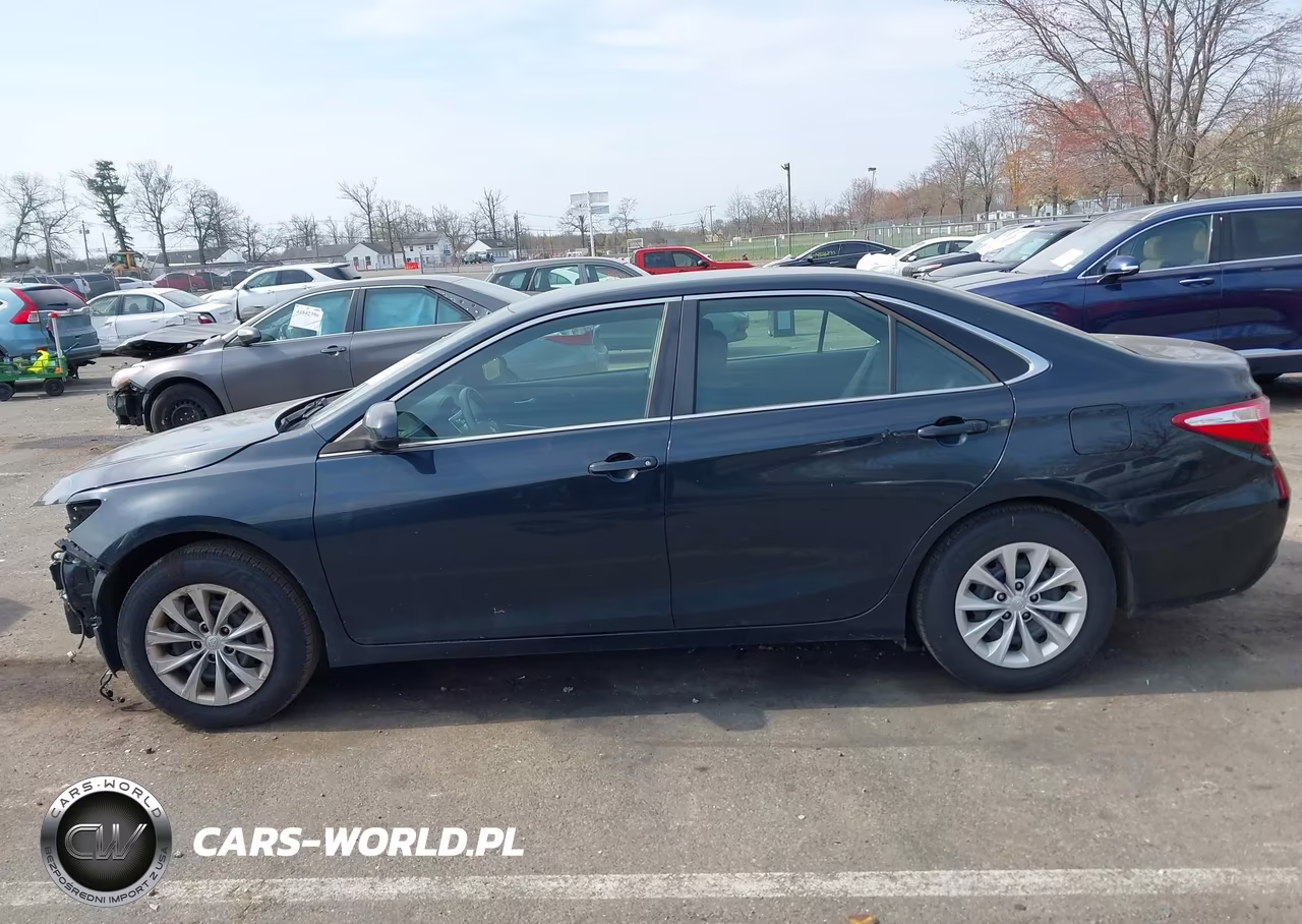2015 Toyota Camry Le VIN:4T1BF1FK4FU920829 - 14