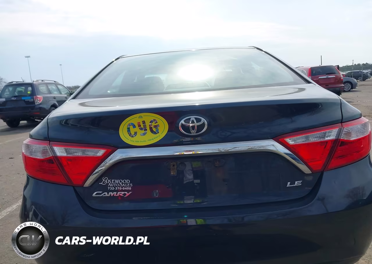 2015 Toyota Camry Le VIN:4T1BF1FK4FU920829 - 16