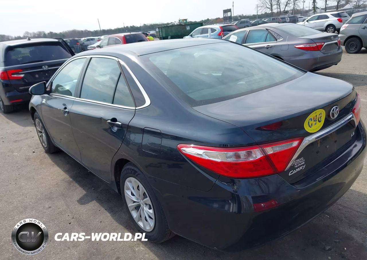 2015 Toyota Camry Le VIN:4T1BF1FK4FU920829 - 3