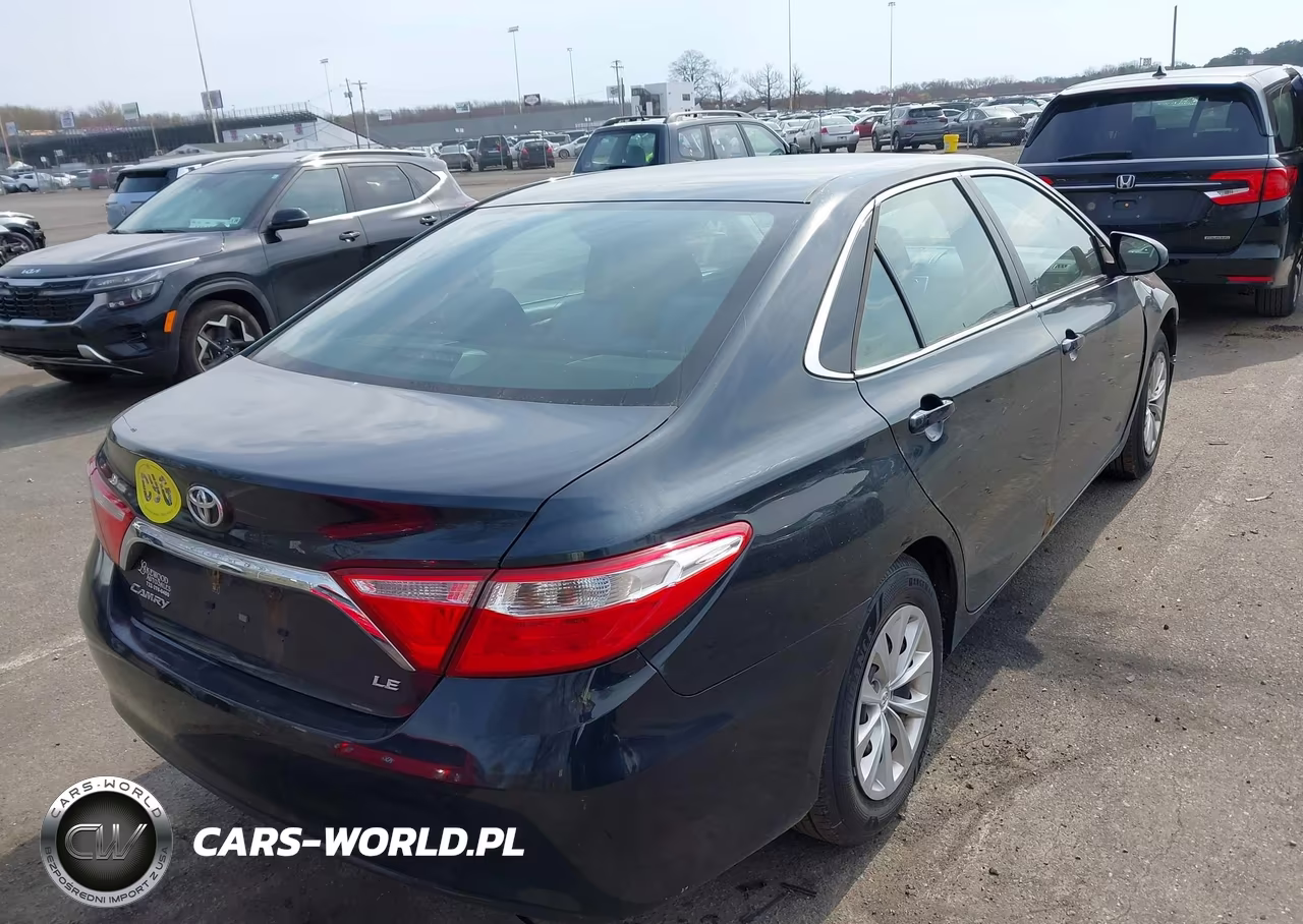 2015 Toyota Camry Le VIN:4T1BF1FK4FU920829 - 4