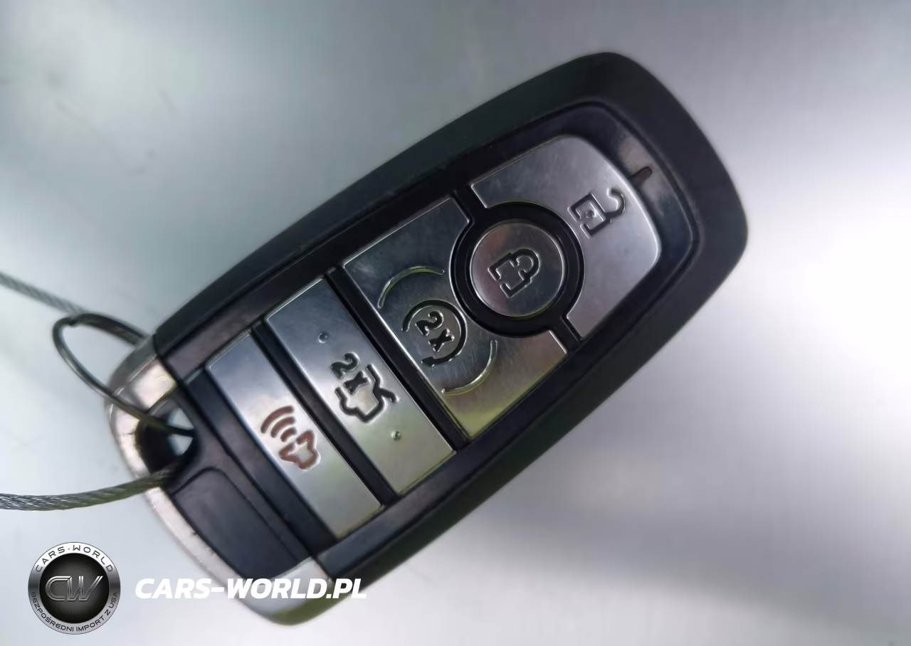 2018 Ford Fusion Titanium VIN:3FA6P0D99JR168645 - 11