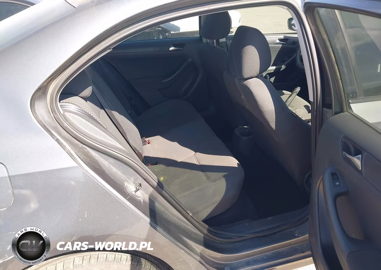 2011 Volkswagen Jetta 2.0L S VIN:3VW2K7AJ9BM066711 - 8
