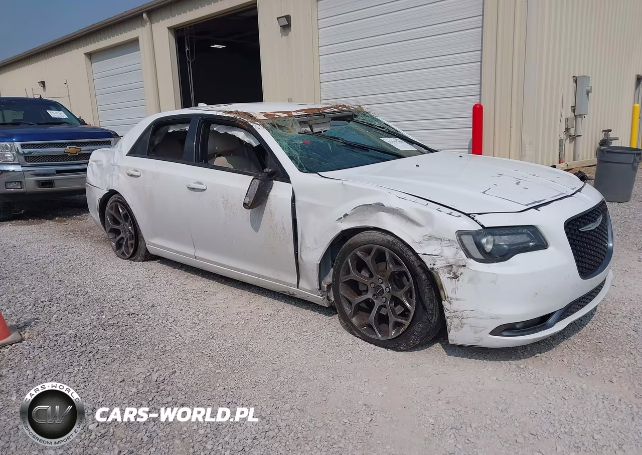2018 Chrysler 300 Touring VIN:2C3CCAAG5JH293367 - 1
