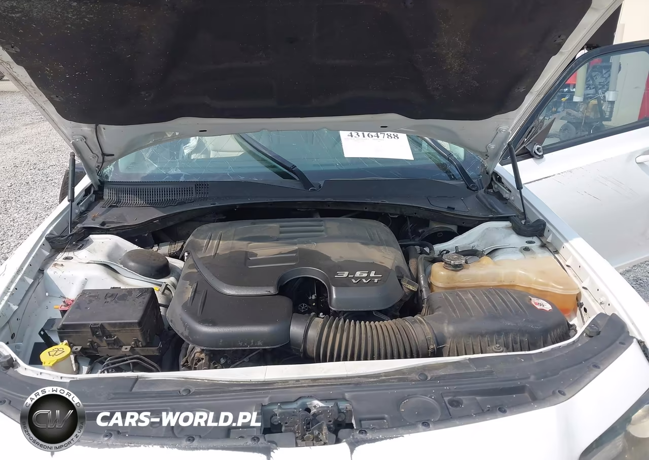 2018 Chrysler 300 Touring VIN:2C3CCAAG5JH293367 - 10