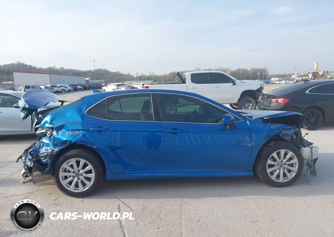2019 Toyota Camry Le VIN:4T1B11HKXKU263380 - 13