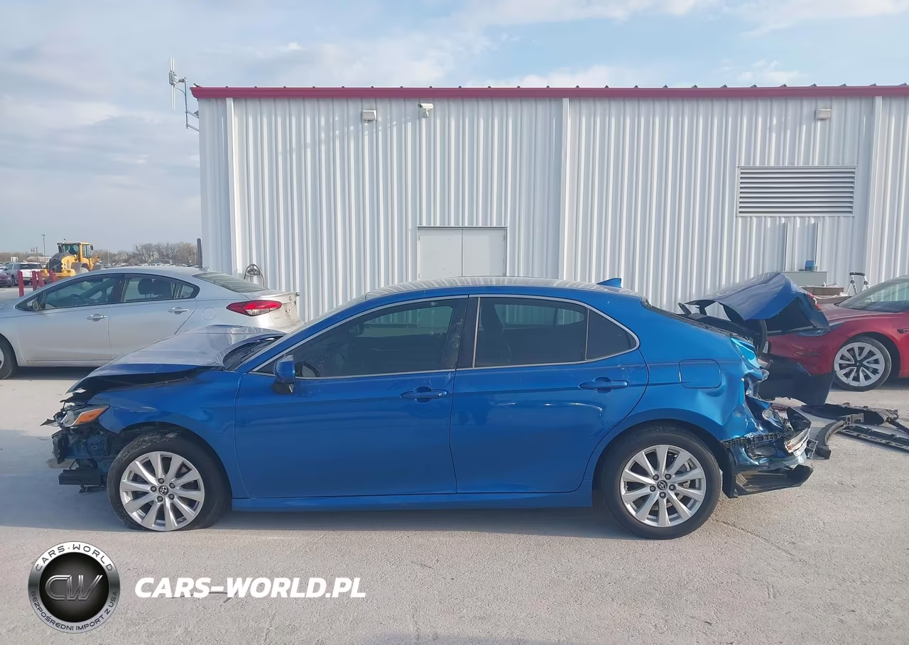 2019 Toyota Camry Le VIN:4T1B11HKXKU263380 - 14
