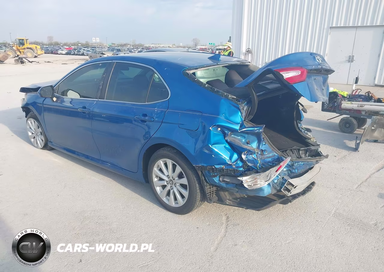 2019 Toyota Camry Le VIN:4T1B11HKXKU263380 - 3