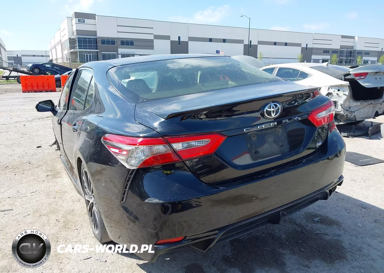 2018 Toyota Camry Se VIN:JTNB11HK1J3002109 - 3