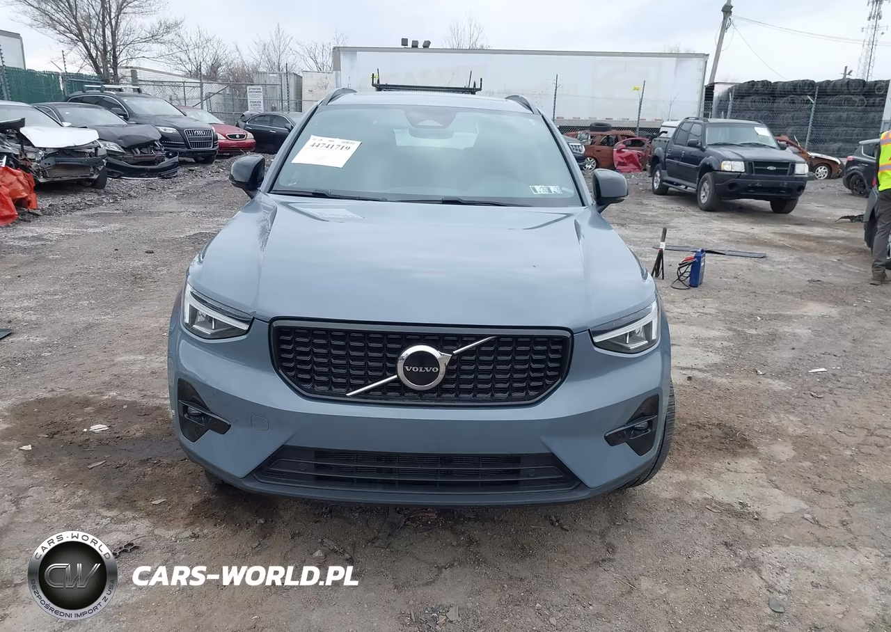 2023 Volvo Xc40 B5 Plus Dark Theme VIN:YV4L12UW3P2051217 - 12
