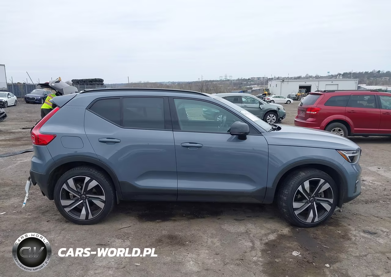 2023 Volvo Xc40 B5 Plus Dark Theme VIN:YV4L12UW3P2051217 - 13