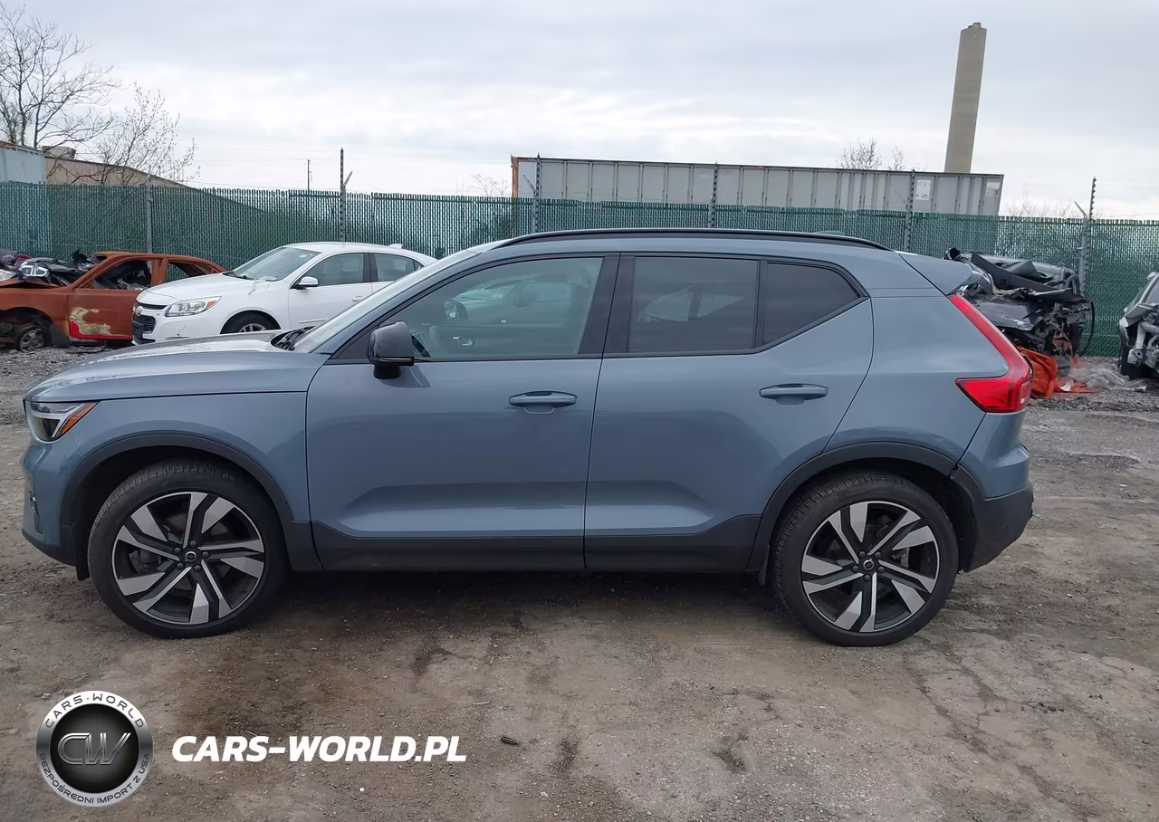 2023 Volvo Xc40 B5 Plus Dark Theme VIN:YV4L12UW3P2051217 - 14