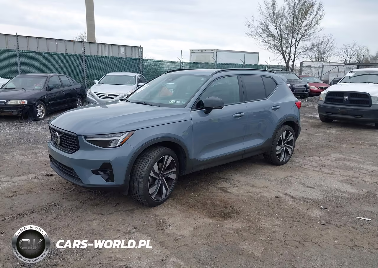 2023 Volvo Xc40 B5 Plus Dark Theme VIN:YV4L12UW3P2051217 - 2