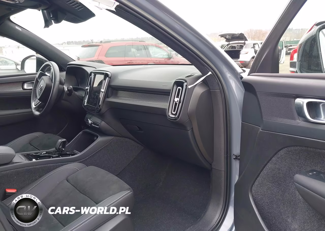 2023 Volvo Xc40 B5 Plus Dark Theme VIN:YV4L12UW3P2051217 - 5