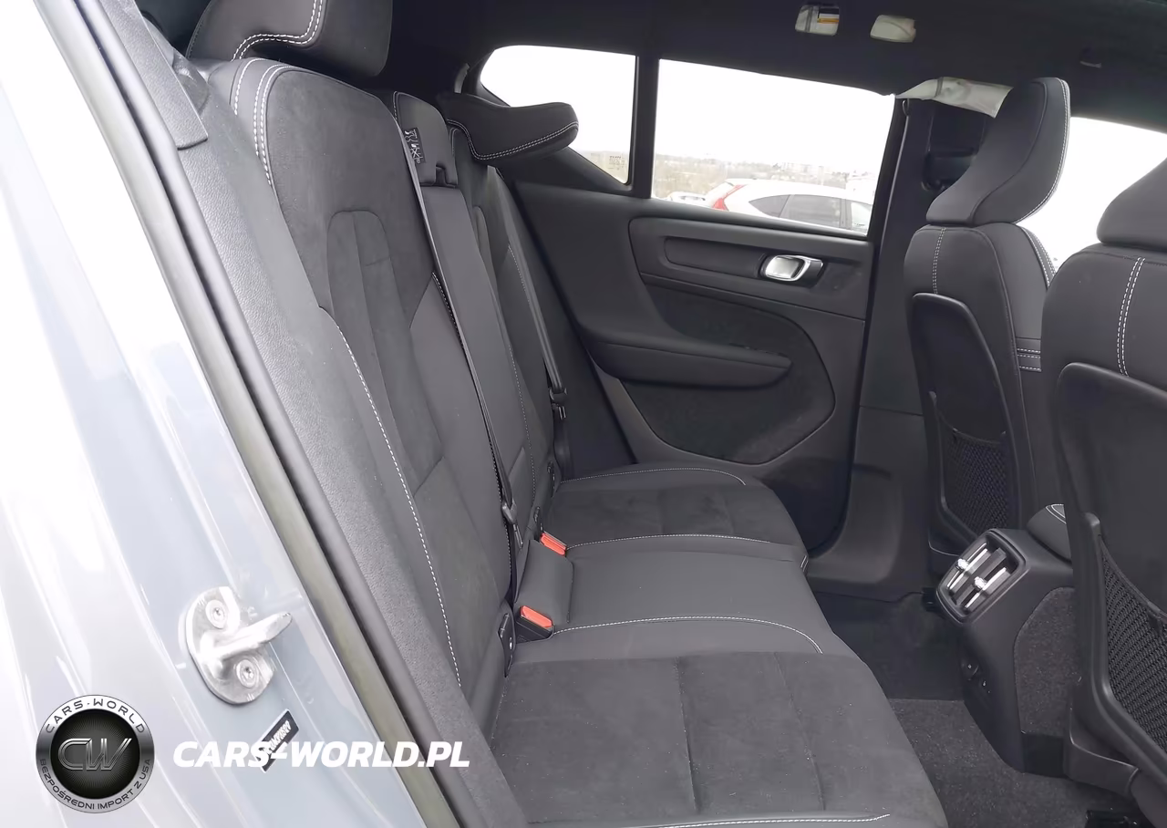 2023 Volvo Xc40 B5 Plus Dark Theme VIN:YV4L12UW3P2051217 - 8