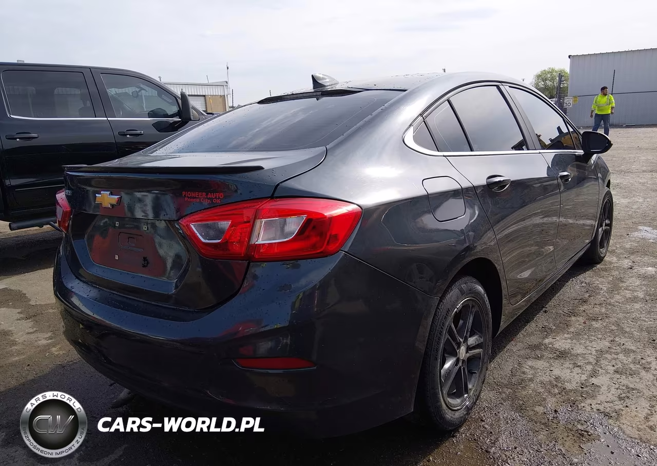 2017 Chevrolet Cruze Lt Auto VIN:1G1BE5SM7H7250015 - 4