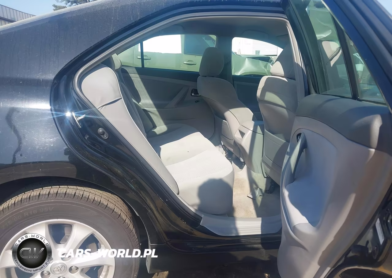 2010 Toyota Camry Le VIN:4T1BF3EKXAU113902 - 8