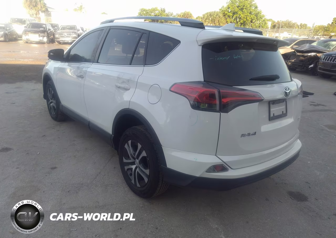 2018 Toyota Rav4 Le VIN:JTMZFREV3JD115670 - 3