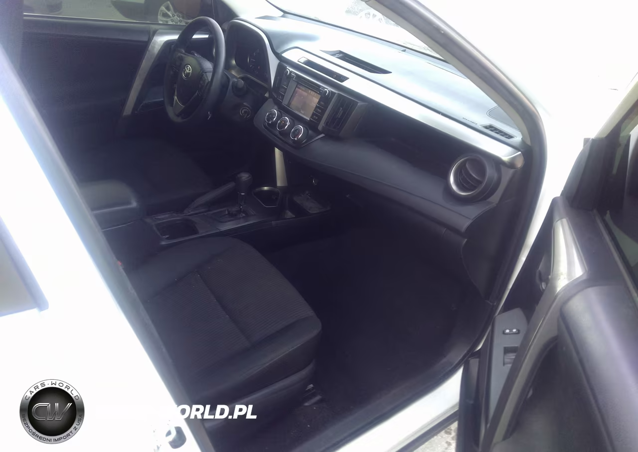 2018 Toyota Rav4 Le VIN:JTMZFREV3JD115670 - 5