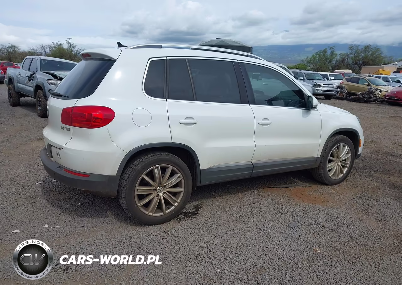 2015 Volkswagen Tiguan Se VIN:WVGAV7AX2FW607352 - 4