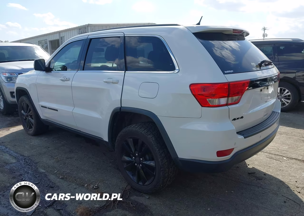 2013 Jeep Grand Cherokee Laredo Altitude VIN:1C4RJFAG4DC599797 - 3