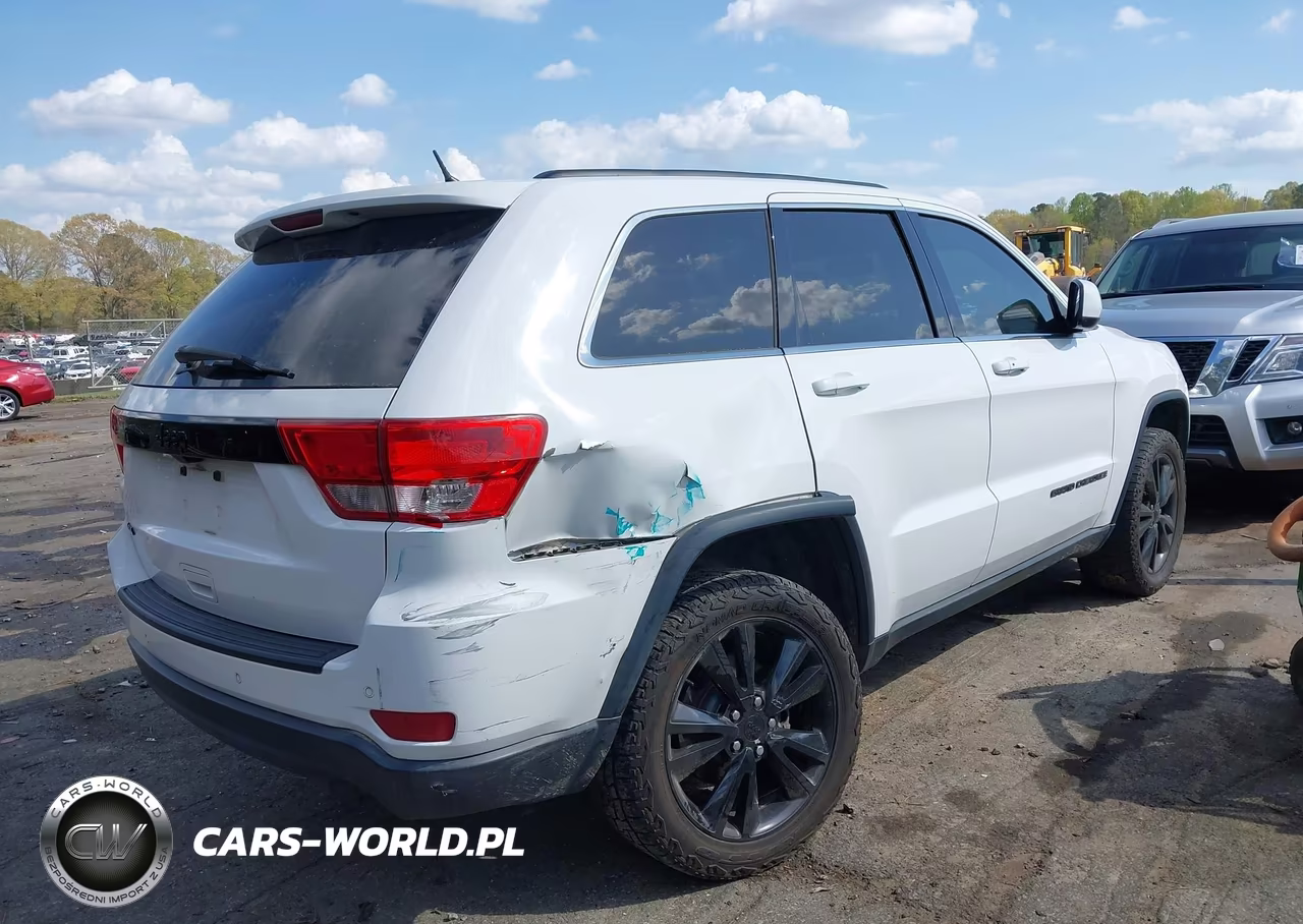 2013 Jeep Grand Cherokee Laredo Altitude VIN:1C4RJFAG4DC599797 - 6