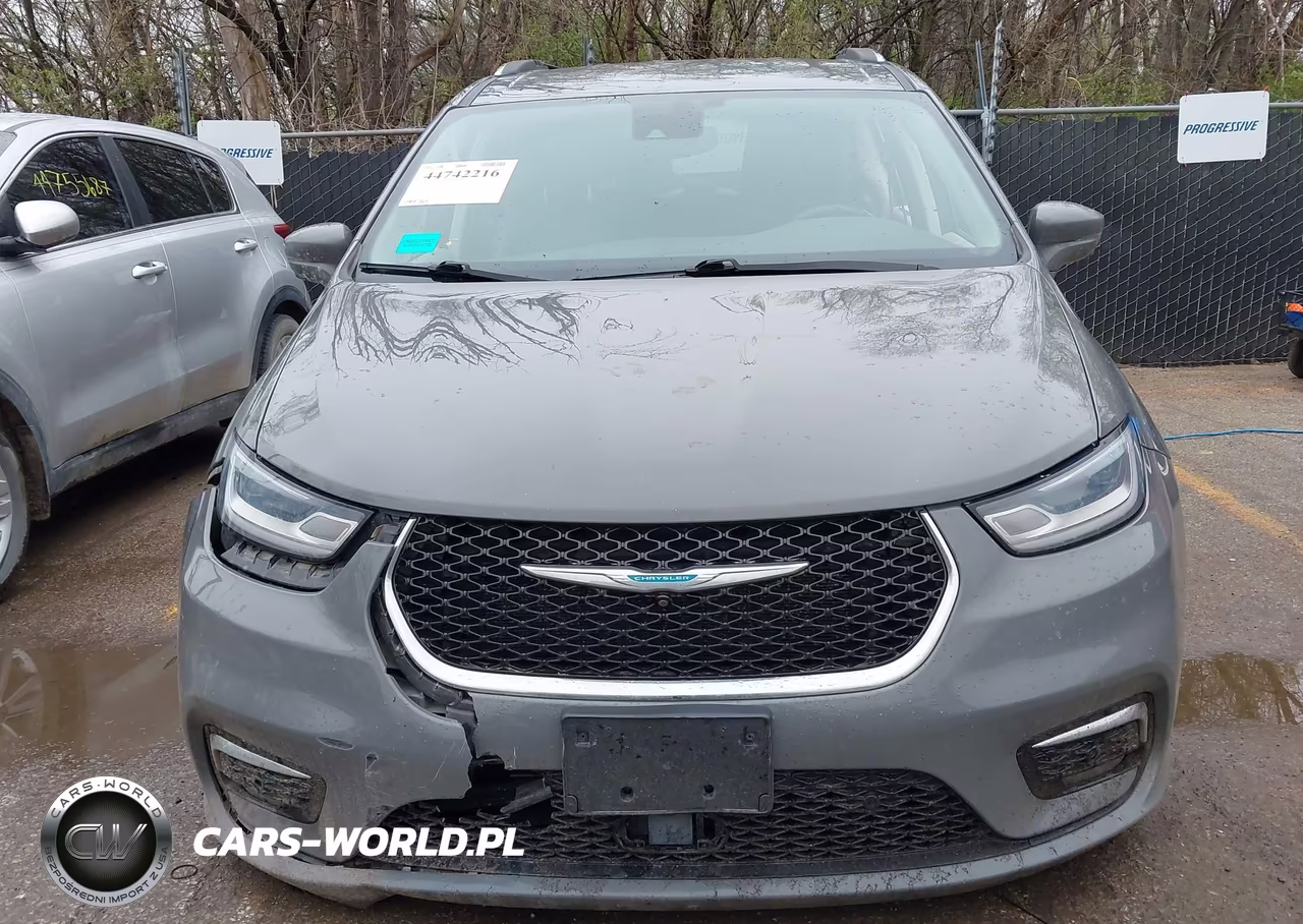 2021 Chrysler Pacifica Hybrid Touring L VIN:2C4RC1L75MR605964 - 12