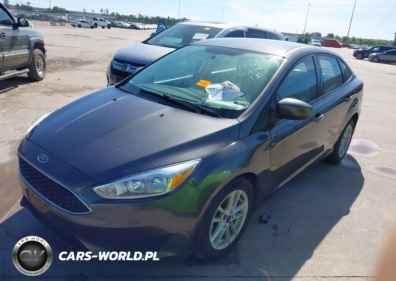 2018 Ford Focus Se VIN:1FADP3F2XJL311299 - 2
