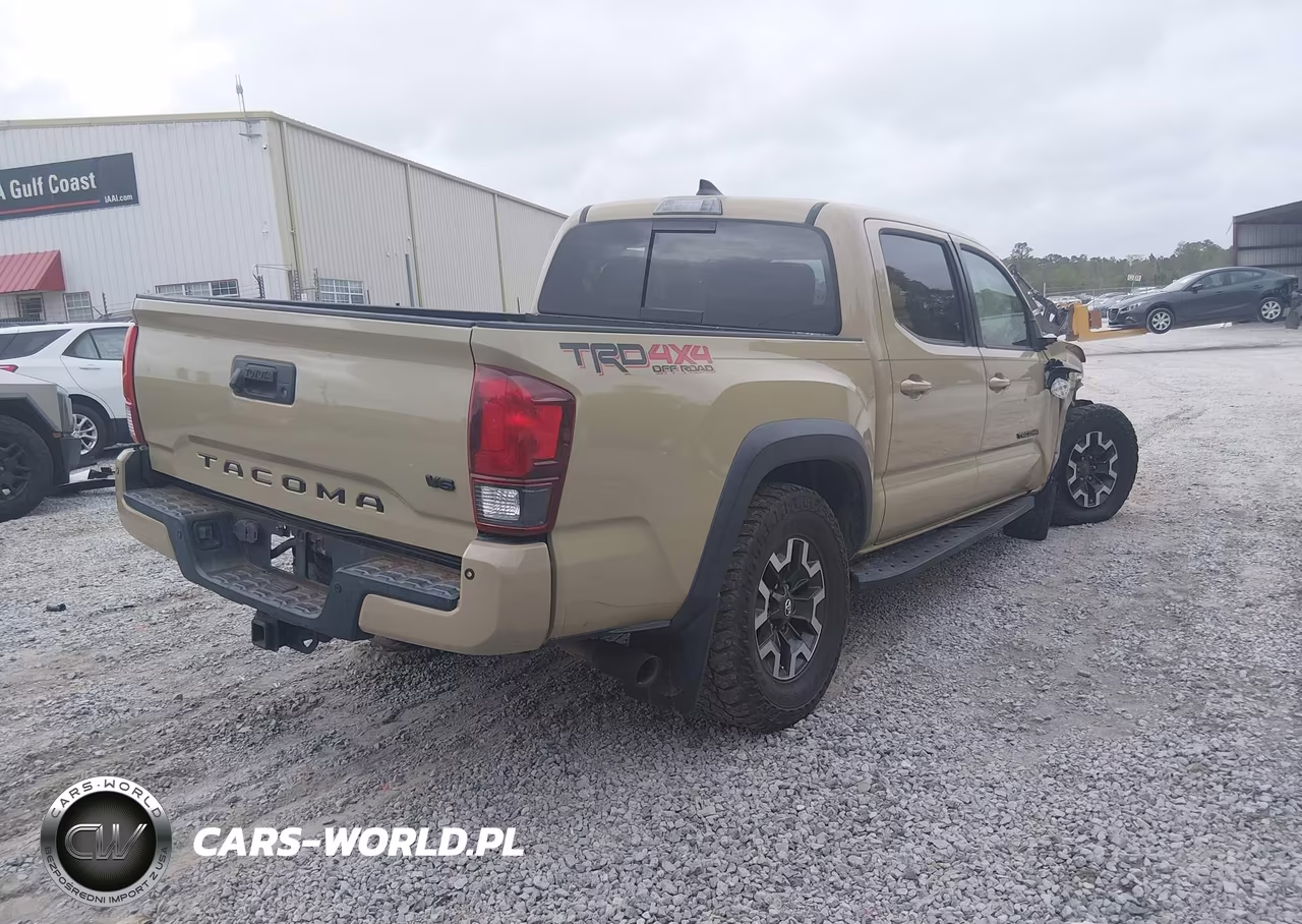 2018 Toyota Tacoma Trd Off Road VIN:5TFCZ5AN8JX146066 - 4
