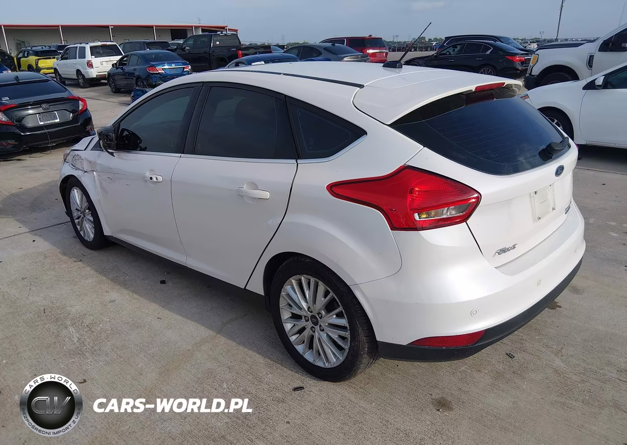 2016 Ford Focus Titanium VIN:1FADP3N24GL355356 - 3