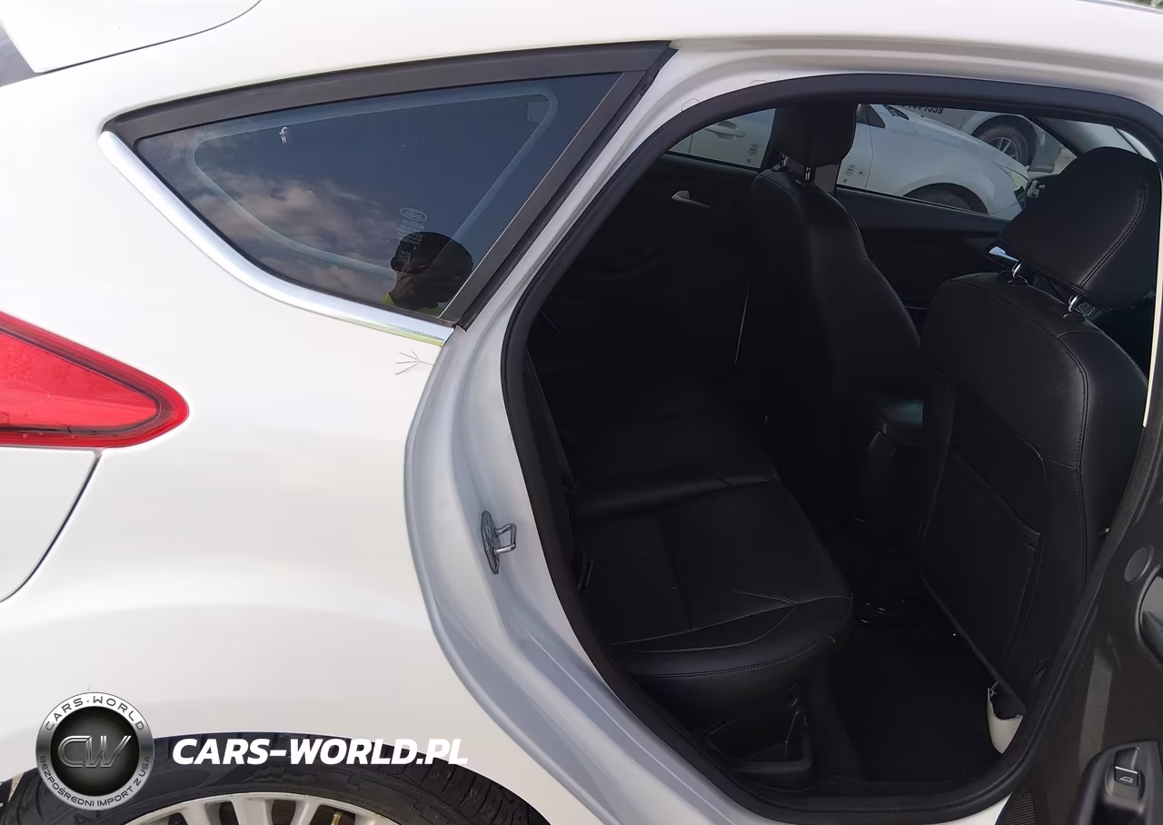2016 Ford Focus Titanium VIN:1FADP3N24GL355356 - 8
