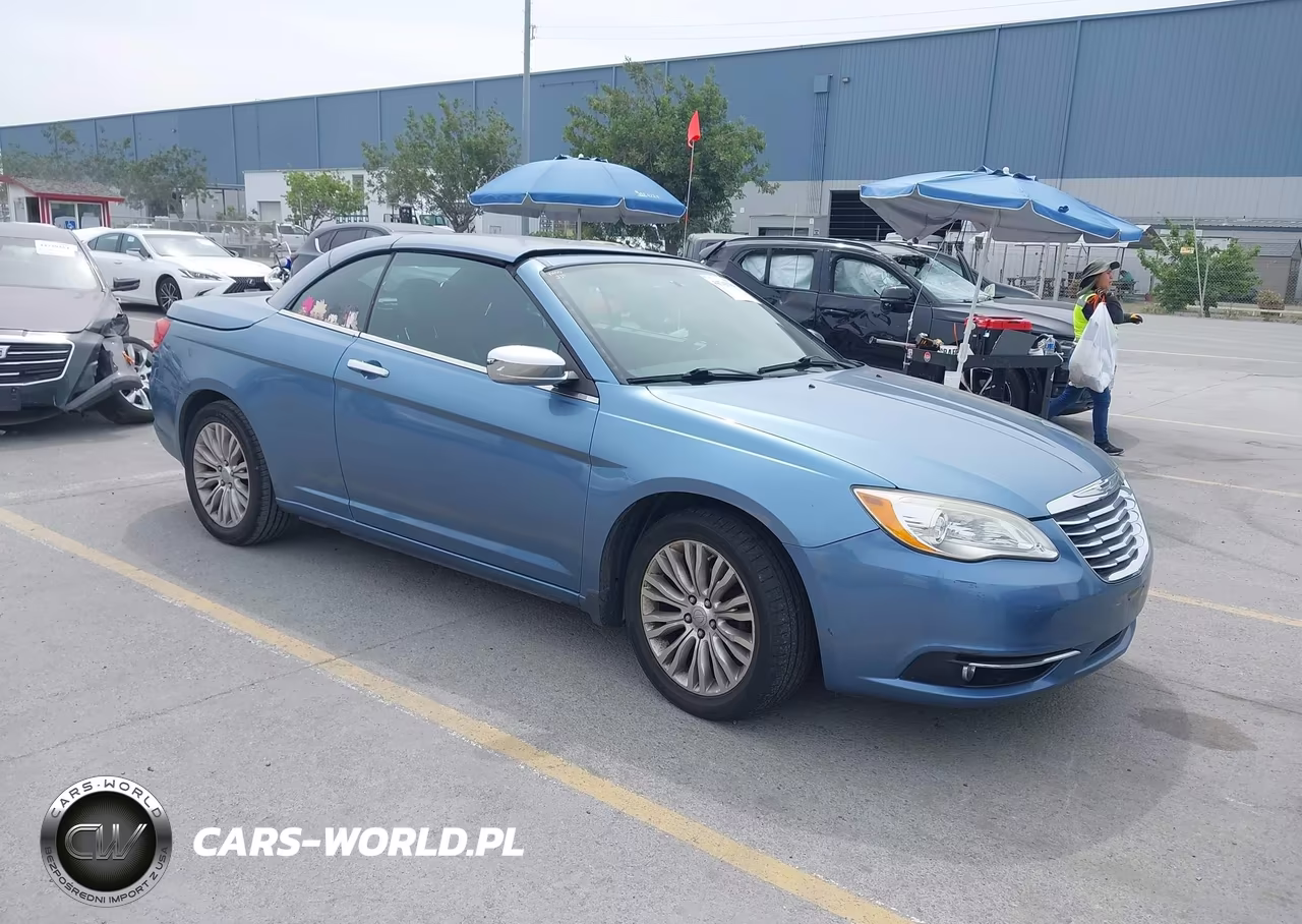 2011 Chrysler 200 Limited