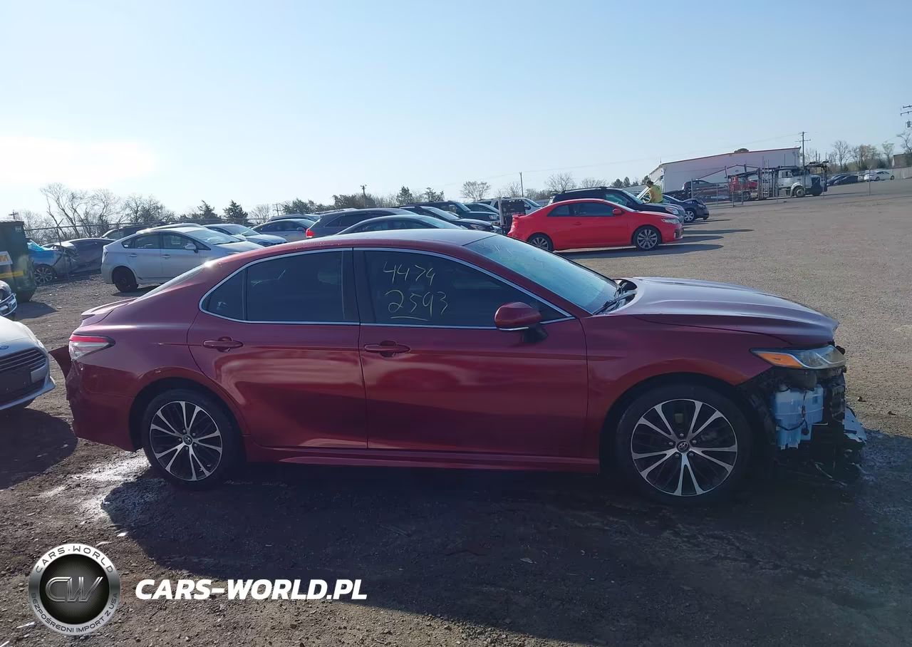 2018 Toyota Camry Se VIN:4T1B11HK2JU659057 - 14