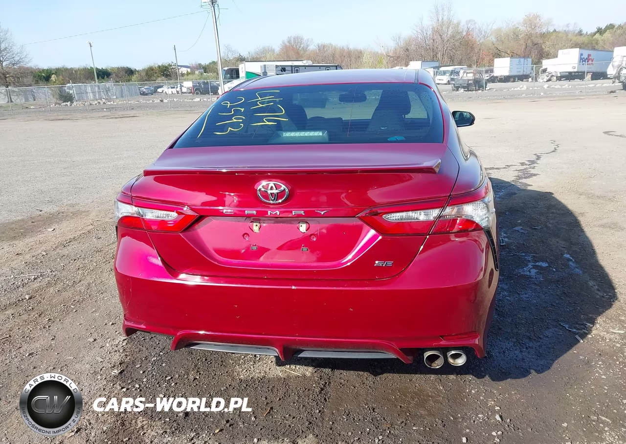 2018 Toyota Camry Se VIN:4T1B11HK2JU659057 - 17