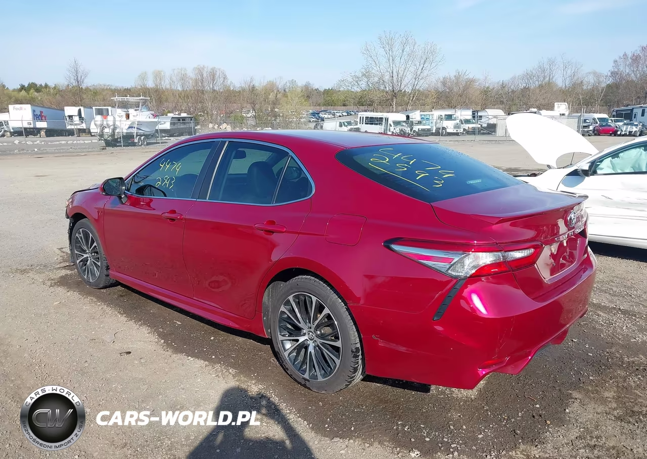 2018 Toyota Camry Se VIN:4T1B11HK2JU659057 - 3