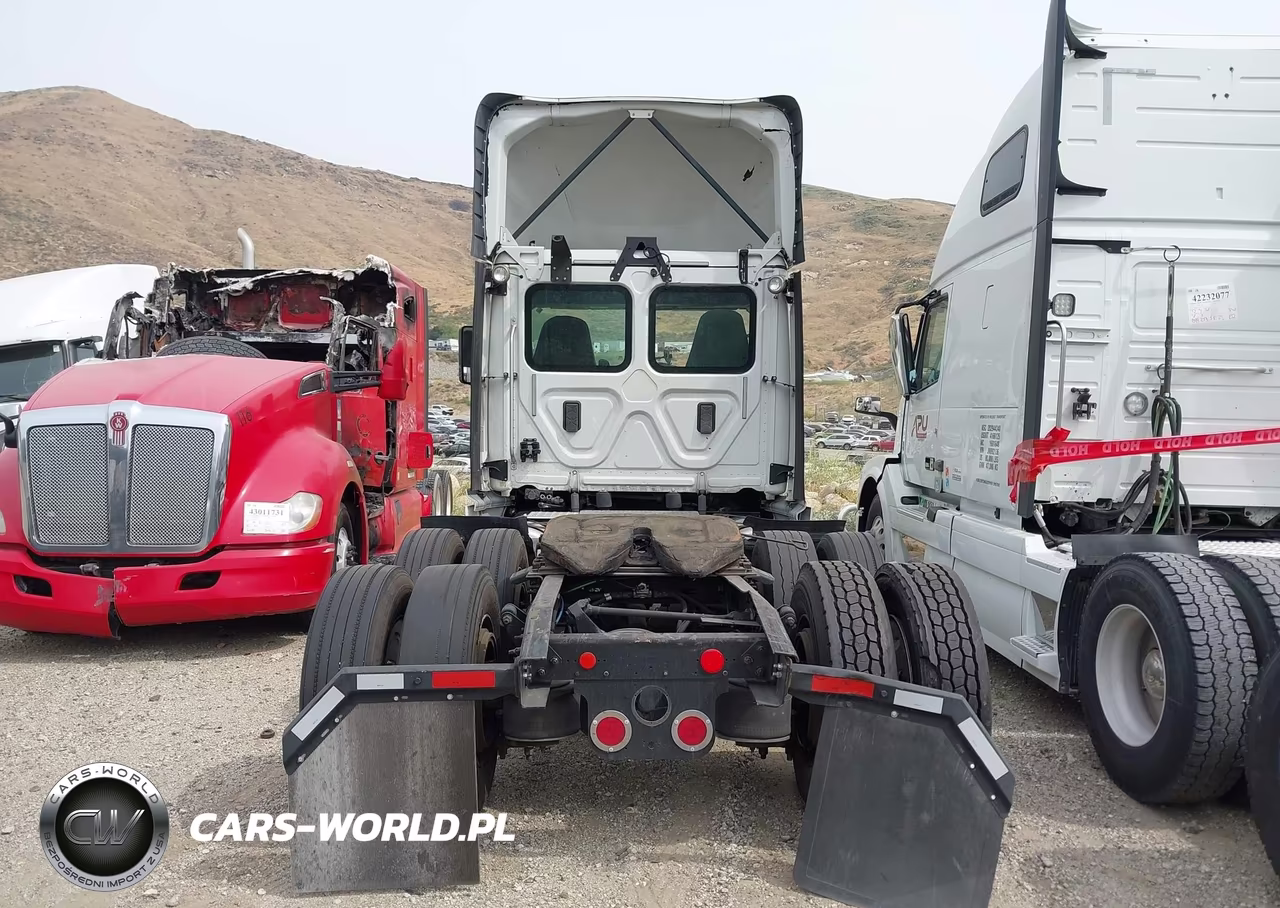 2017 Freightliner Cascadia 125 VIN:3AKJGEDR5HSHE1305 - 18