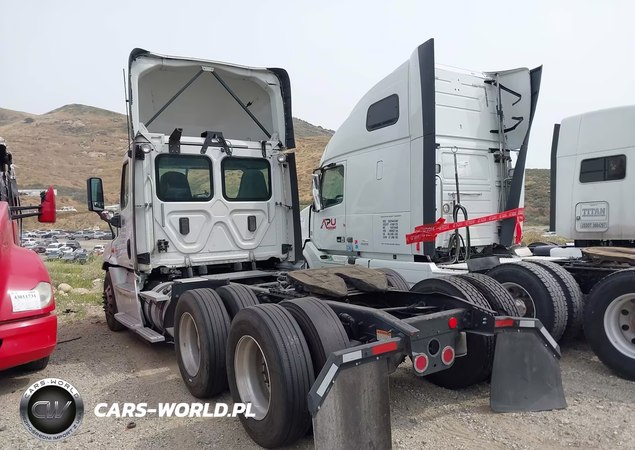 2017 Freightliner Cascadia 125 VIN:3AKJGEDR5HSHE1305 - 3