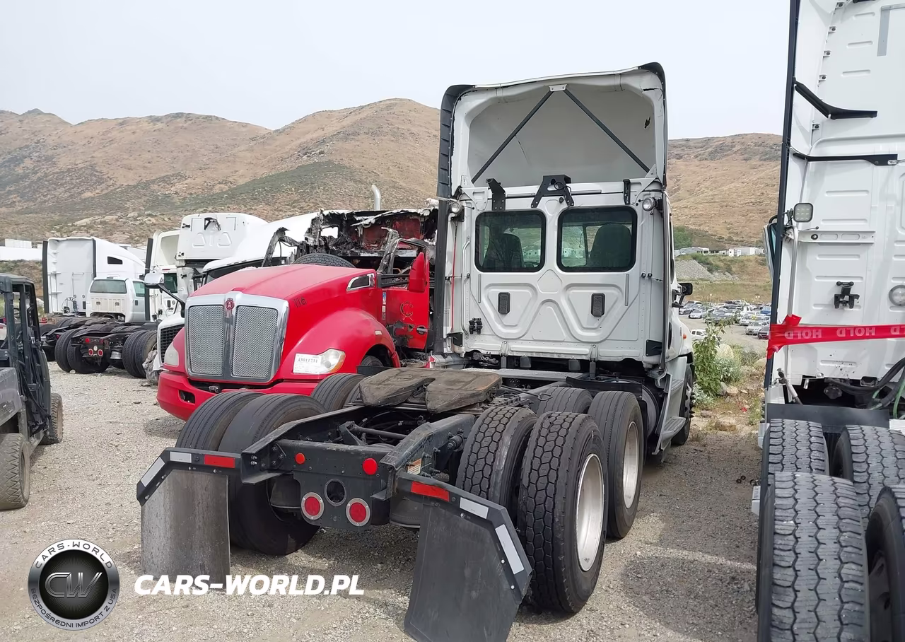 2017 Freightliner Cascadia 125 VIN:3AKJGEDR5HSHE1305 - 4