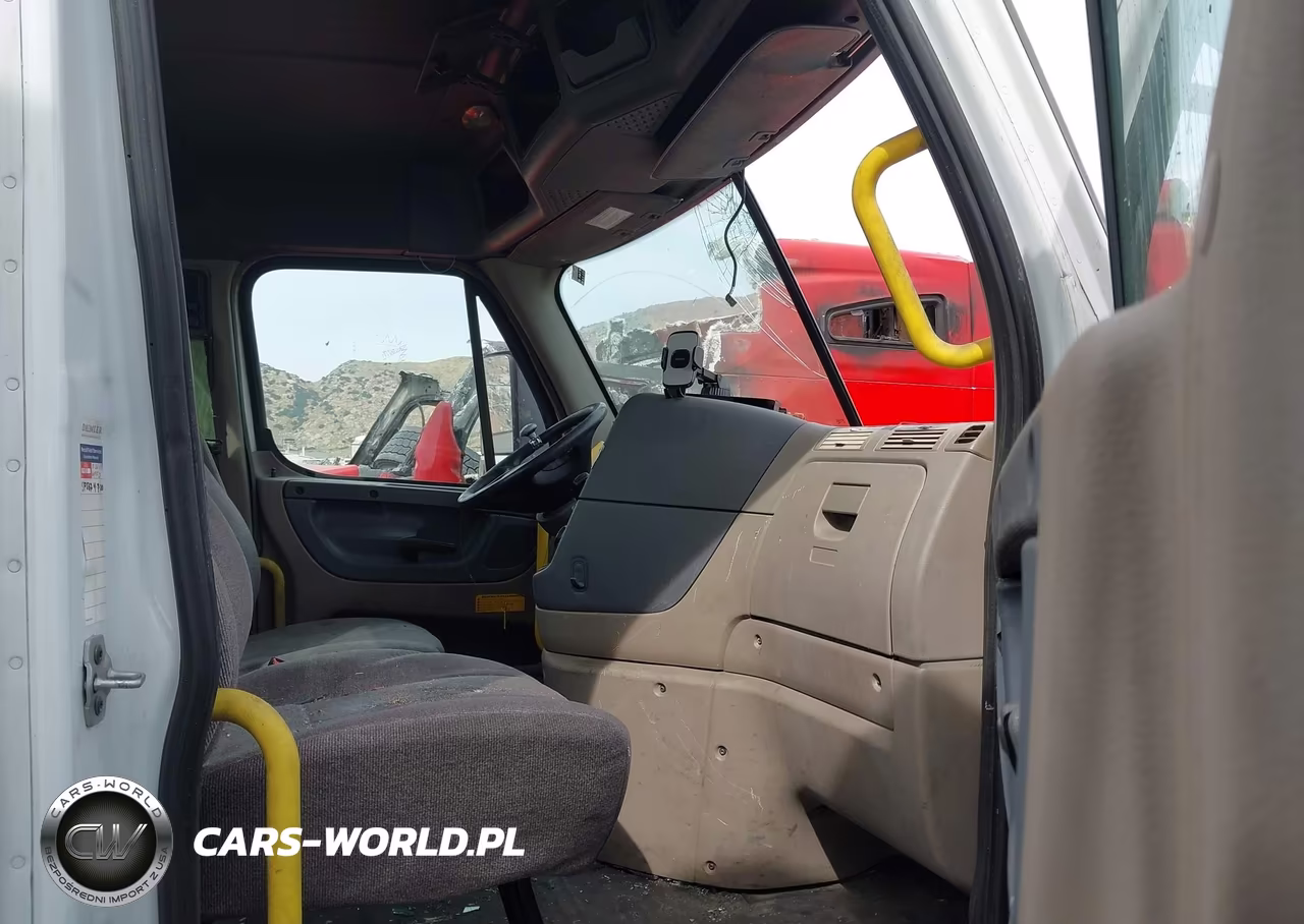 2017 Freightliner Cascadia 125 VIN:3AKJGEDR5HSHE1305 - 7
