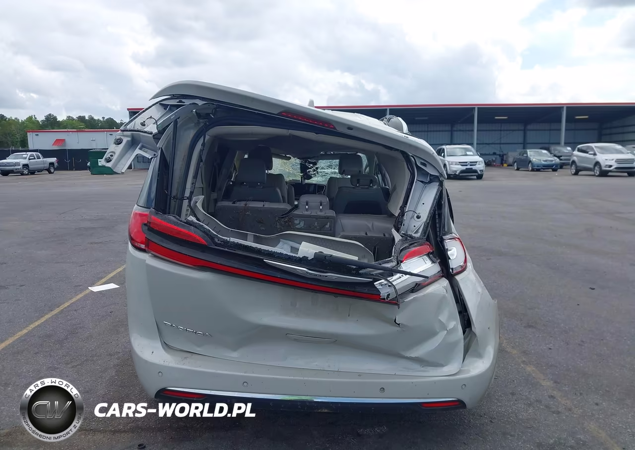 2021 Chrysler Pacifica Touring L VIN:2C4RC1BG0MR590954 - 17