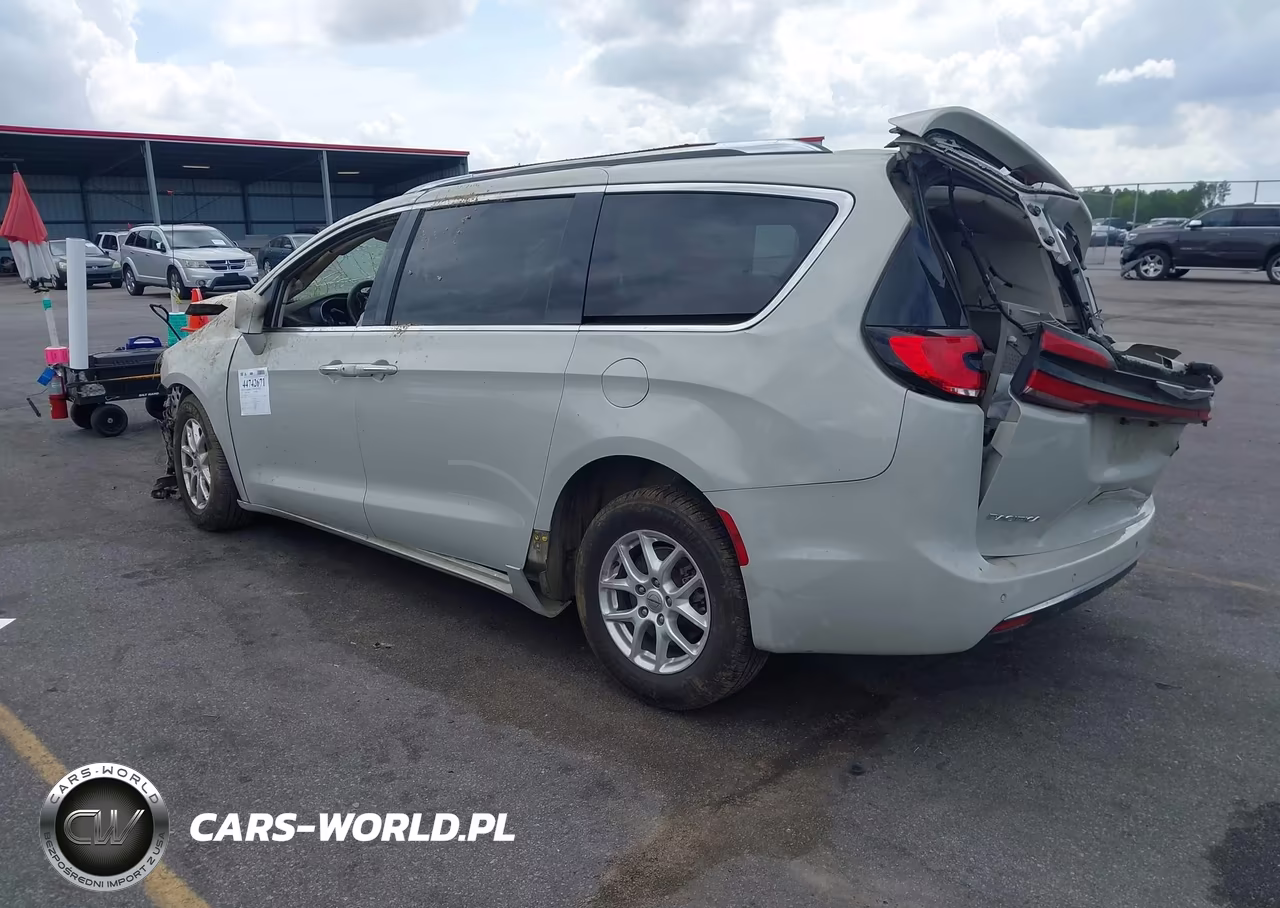 2021 Chrysler Pacifica Touring L VIN:2C4RC1BG0MR590954 - 3