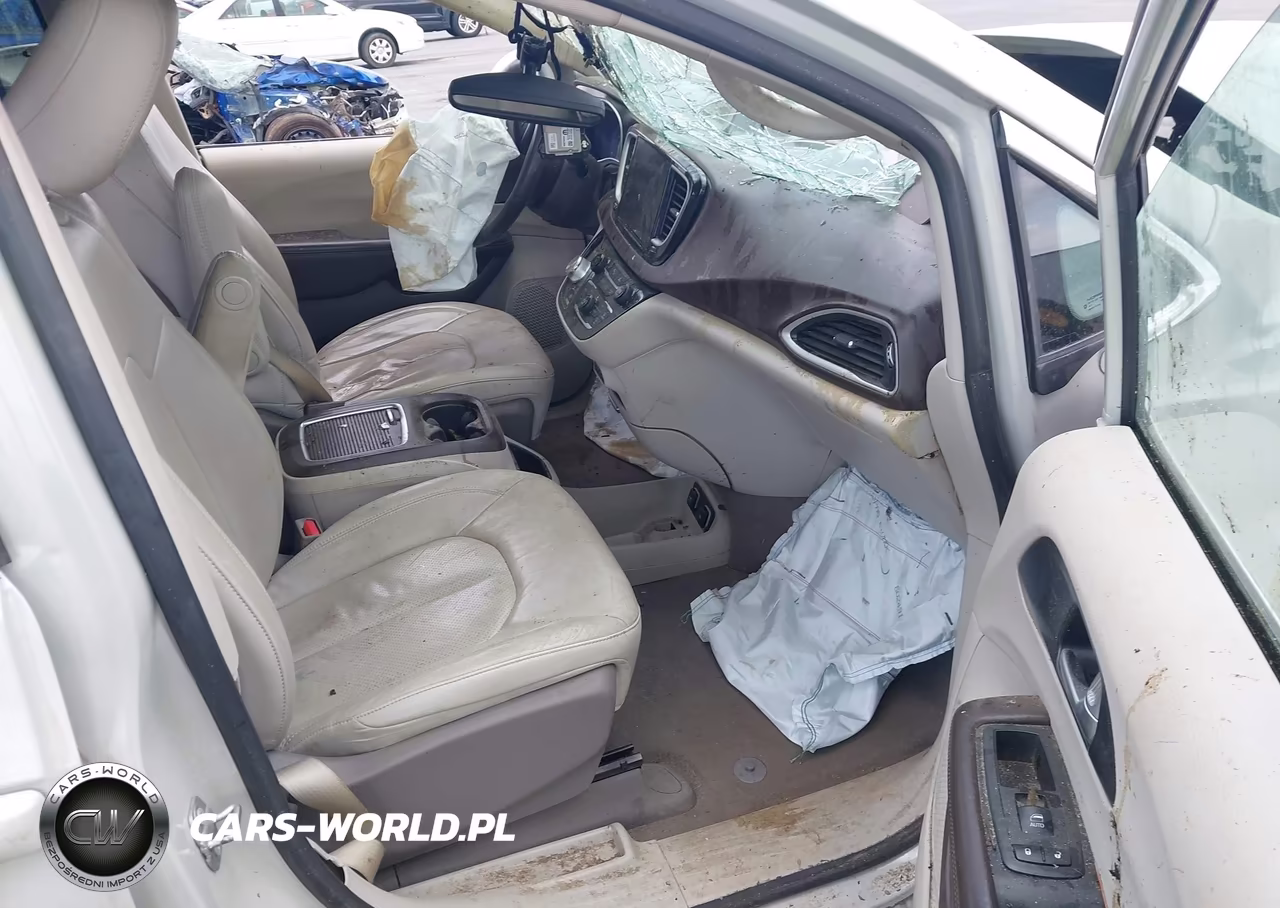 2021 Chrysler Pacifica Touring L VIN:2C4RC1BG0MR590954 - 5
