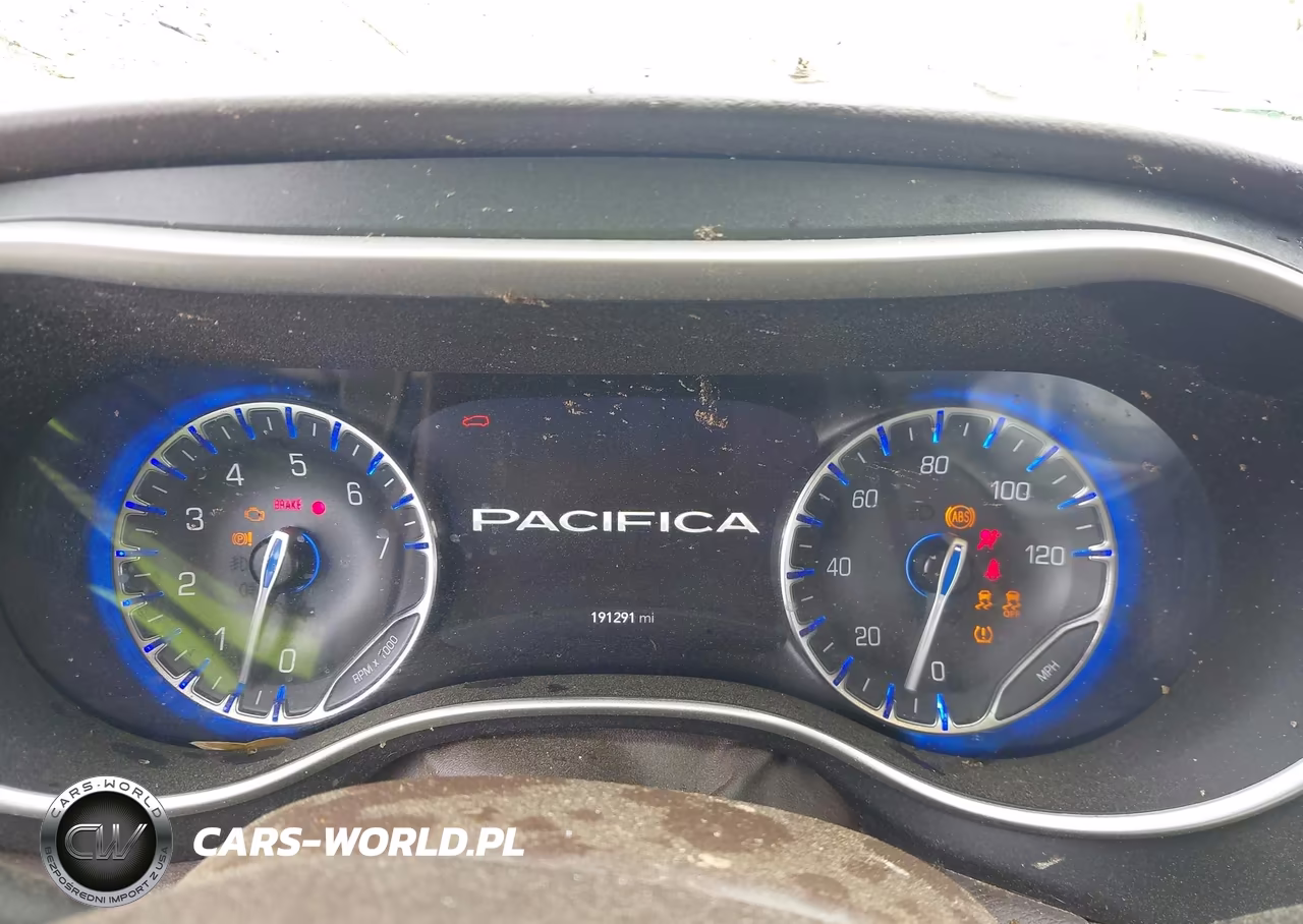2021 Chrysler Pacifica Touring L VIN:2C4RC1BG0MR590954 - 7