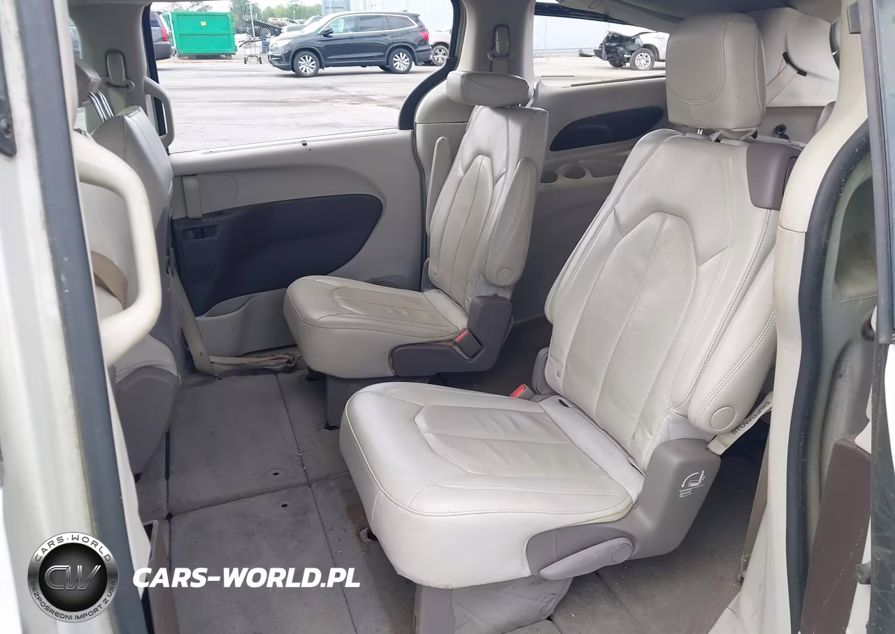 2021 Chrysler Pacifica Touring L VIN:2C4RC1BG0MR590954 - 8