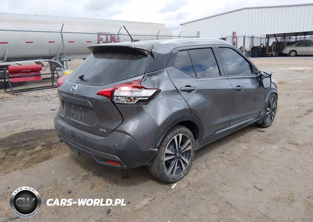 2020 Nissan Kicks Sr Xtronic Cvt VIN:3N1CP5DV2LL538379 - 4