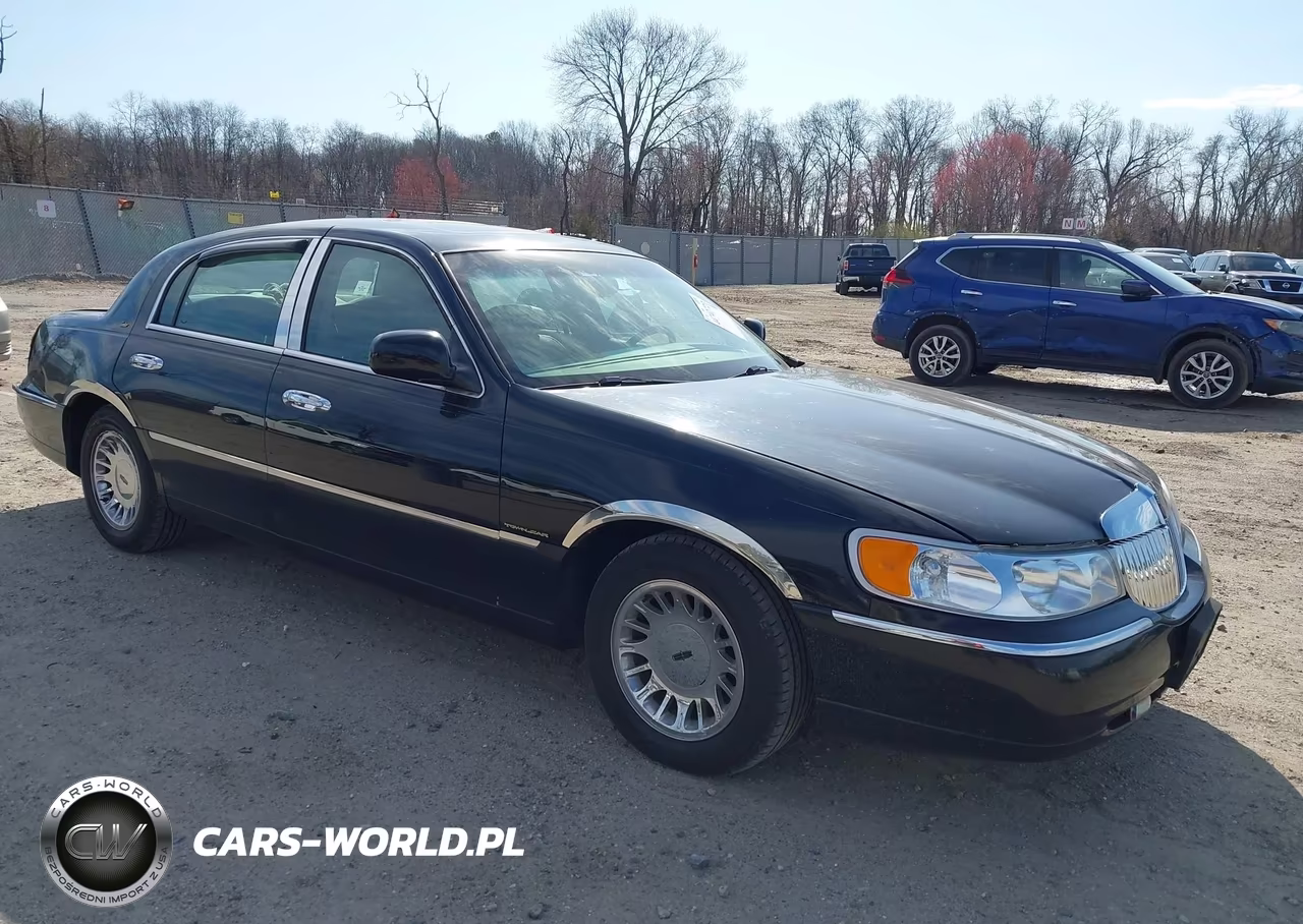 2001 Lincoln Town Car Cartier