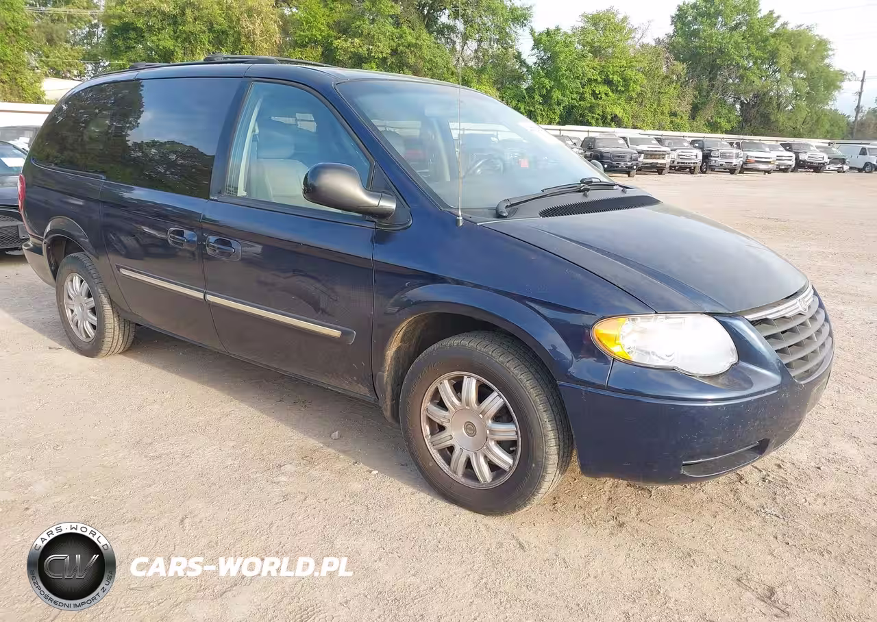 2005 Chrysler Town & Country Touring