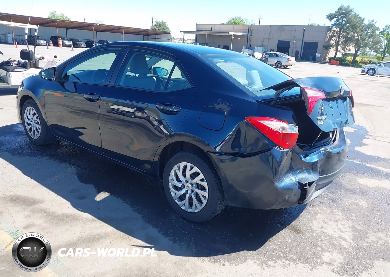 2017 Toyota Corolla Le VIN:2T1BURHE7HC824547 - 3